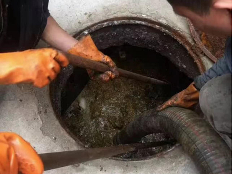 晋源清理化粪池时如何避免沼气的危害?